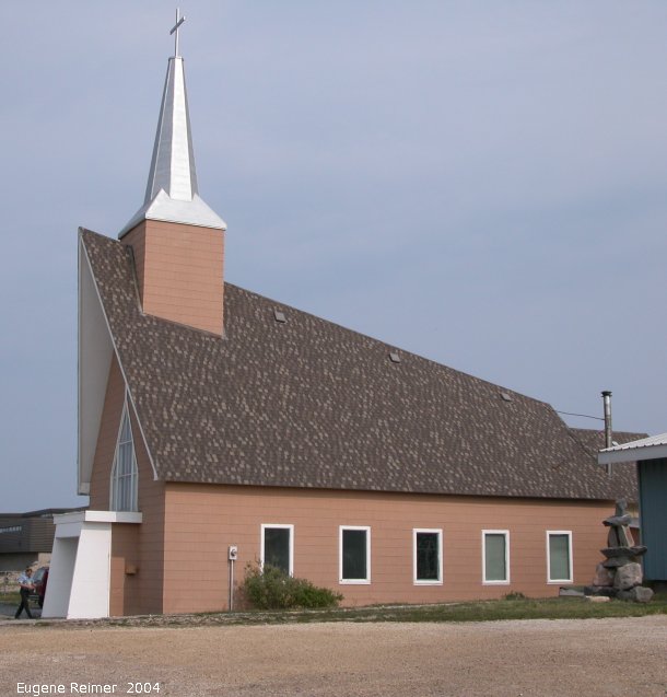 IMG 2004-Jul17 at town of Churchill:  church beside eskimo-museum