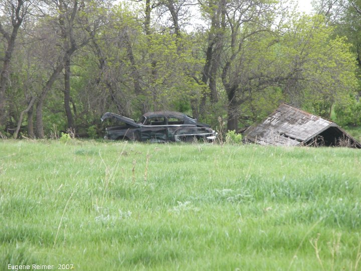 IMG 2007-May21 at roads between IndianHead and StrawberryLakes:  yard abandoned