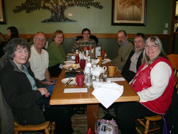 IMG 2009-Oct31 at Pine Ridge Hollow restaurant:  group-2009 having lunch with the Bergmanses