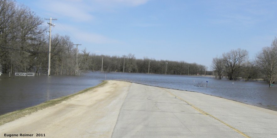 IMG 2011-Apr29 at St-Mary's Rd and SE-Winnipeg or East side of Red River:  flood water on St-Marys Rd