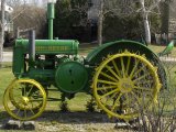 John-Deere-model-D: on steel