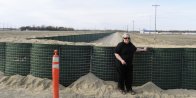 HESCO barrier dike: with Doris