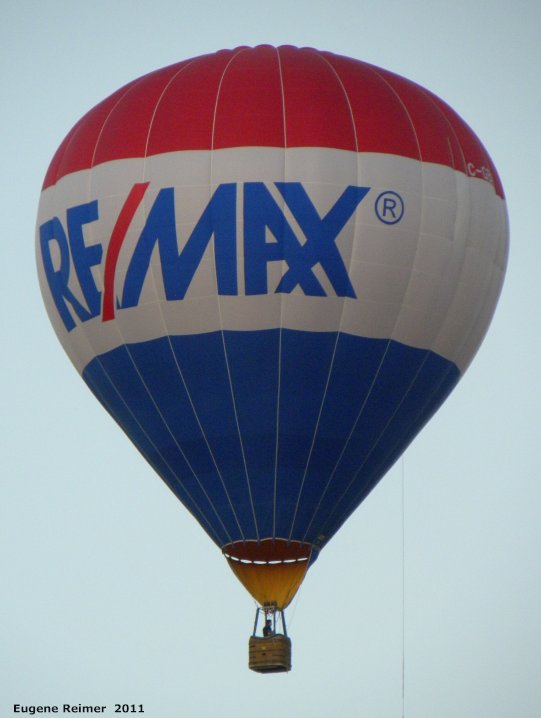 IMG 2011-Aug02 at Winnipeg:  hot-air balloon Re/Max
