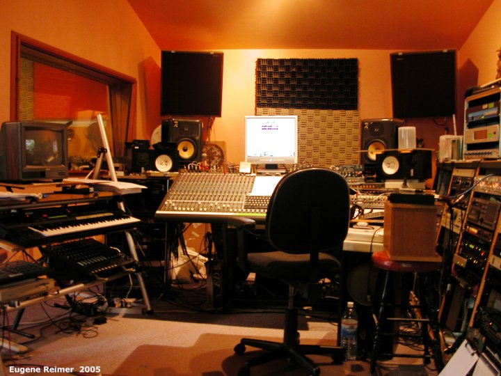 IMG 2005-Jun27 at Norman Dugas Sound-Studio:  sound-studio equipment