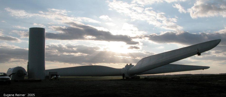 IMG 2005-Aug27 at St.Leon:&nbsp; windmill blades with Doris for scale