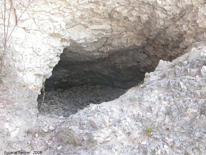 IMG 2008-May17 at Steeprock MB:&nbsp; cave wave-cut at Steep Rock