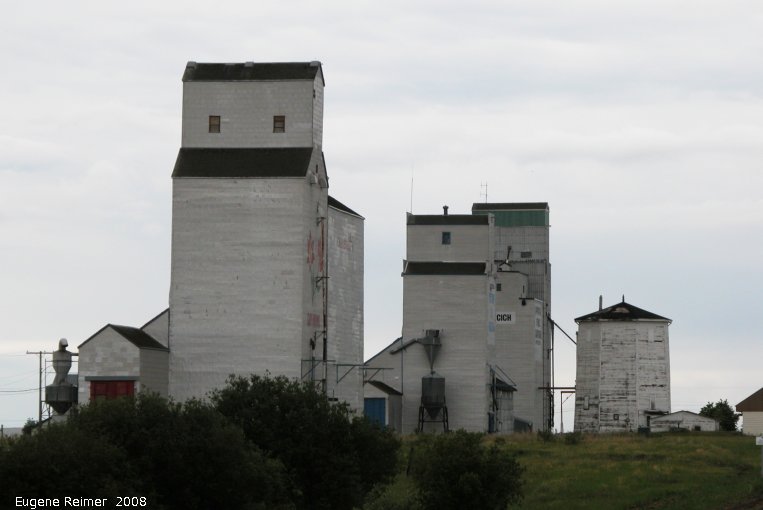 IMG 2008-Jun24 at Kenaston SK:&nbsp; building elevators in Kenaston SK many