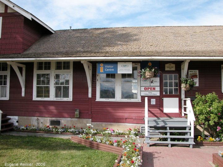 IMG 2008-Jul12 at DawsonCreek-BC:&nbsp; building Visitor Centre