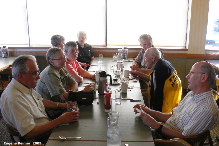 IMG 2009-Jul03 at Smitty's:&nbsp; group Attila+Gail+Iris+Ann+MaryLynne+John+Dad+Ralph