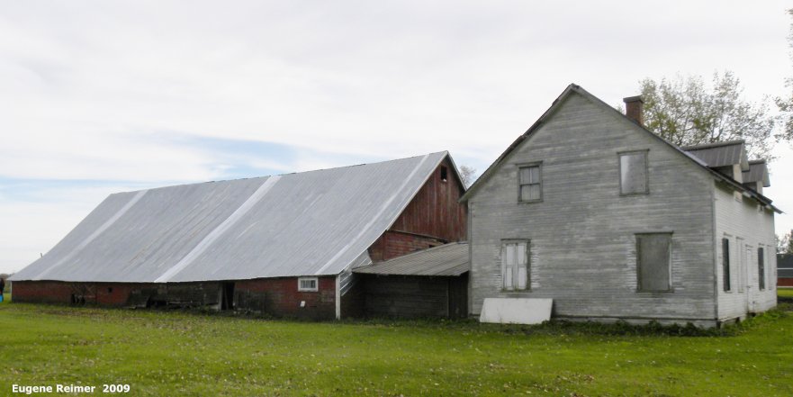 IMG 2009-Oct18 at NeuBergthal:&nbsp; housebarn Peter Klippenstein from north