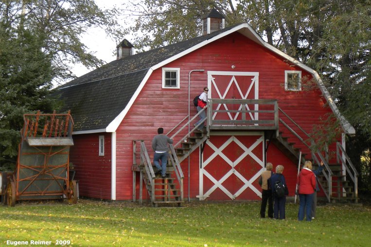 IMG 2009-Oct18 at St-Joseph:&nbsp; building barn in Musee St-Joseph historic-village